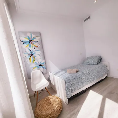 Апартаменты Stylish 3 Bedroom Penthouse In Centre With Large Pool Close To The *