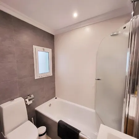 Stylish 3 Bedroom Penthouse In Centre With Large Pool Close To The Марбелья